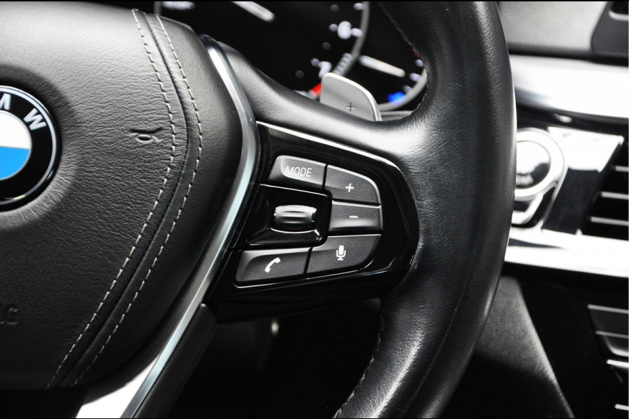 BMW 5 Serie 530i Aut. Navi Climate Bi-Xenon PDC LM velgen