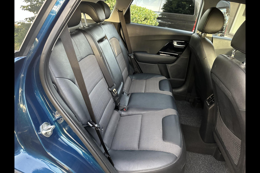 Kia Niro 1.6 GDi Hybrid DynamicLine CLIMATE ACHTERUITRIJ CAMERA TREKHAAK