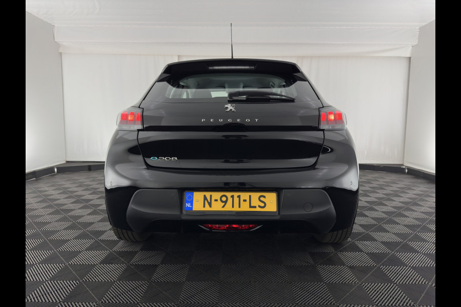 Peugeot e-208 EV Active Pack 50 kWh [ 3-Fase ] {SOH-90%} (INCL-BTW) Aut. *FULL-LED | DIGI-COCKPIT | MICROFIBRE | SPORT-SEATS | CARPLAY | CCS-FASTLOADER | KEYLESS | DAB+ | LANE-ASSIST | CRUISE | ECC | PDC | 16''ALU*