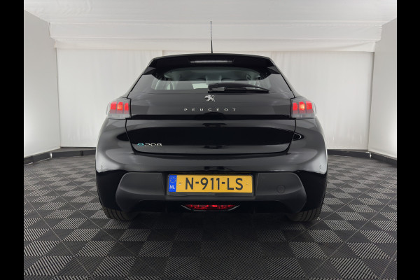 Peugeot e-208 EV Active Pack 50 kWh [ 3-Fase ] {SOH-90%} (INCL-BTW) Aut. *FULL-LED | DIGI-COCKPIT | MICROFIBRE | SPORT-SEATS | CARPLAY | CCS-FASTLOADER | KEYLESS | DAB+ | LANE-ASSIST | CRUISE | ECC | PDC | 16''ALU*