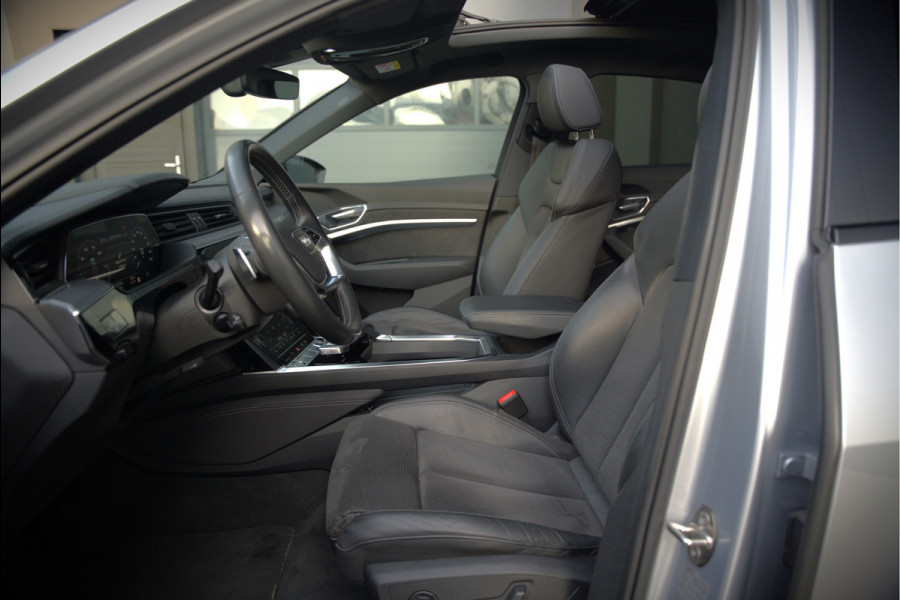 Audi e-tron Sportback 50 quattro S edition 71 kWh | S-Line | Black Edition | Panoramadak | Memory Seats | Luchtvering | Adaptive Cruise Control | Apple Carplay | Keyless | Matrix LED | Leder | Stoelverwarming | NAP |
