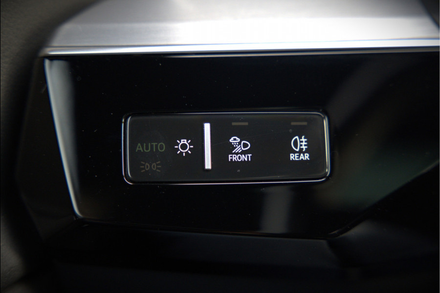 Audi e-tron Sportback 50 quattro S edition 71 kWh | S-Line | Black Edition | Panoramadak | Memory Seats | Luchtvering | Adaptive Cruise Control | Apple Carplay | Keyless | Matrix LED | Leder | Stoelverwarming | NAP |