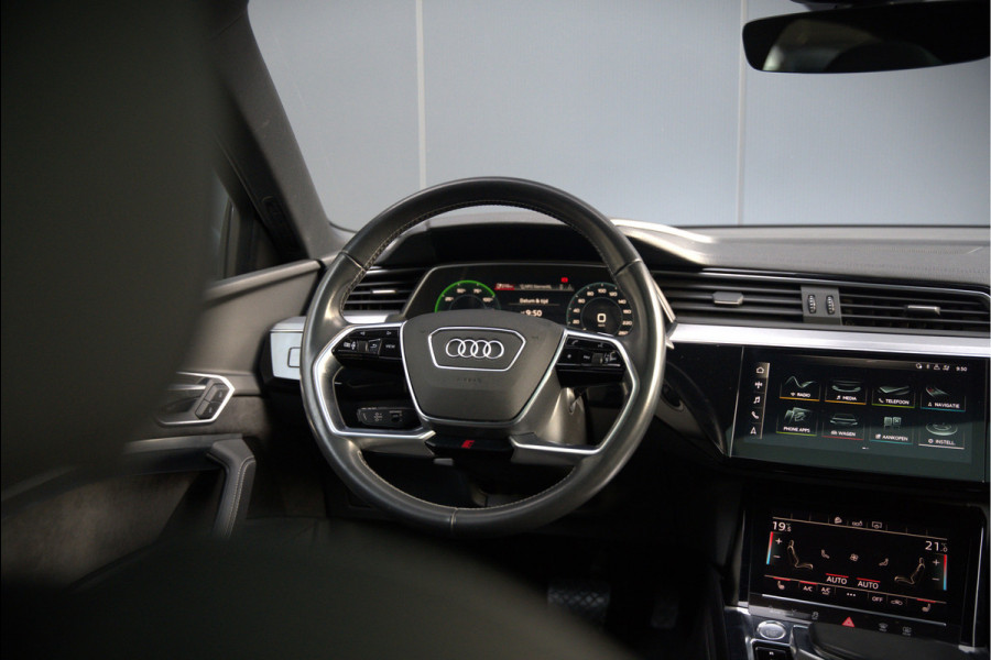Audi e-tron Sportback 50 quattro S edition 71 kWh | S-Line | Black Edition | Panoramadak | Memory Seats | Luchtvering | Adaptive Cruise Control | Apple Carplay | Keyless | Matrix LED | Leder | Stoelverwarming | NAP |