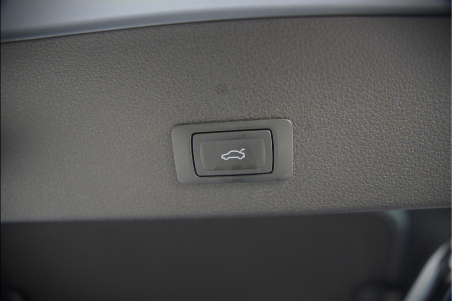 Audi e-tron Sportback 50 quattro S edition 71 kWh | S-Line | Black Edition | Panoramadak | Memory Seats | Luchtvering | Adaptive Cruise Control | Apple Carplay | Keyless | Matrix LED | Leder | Stoelverwarming | NAP |