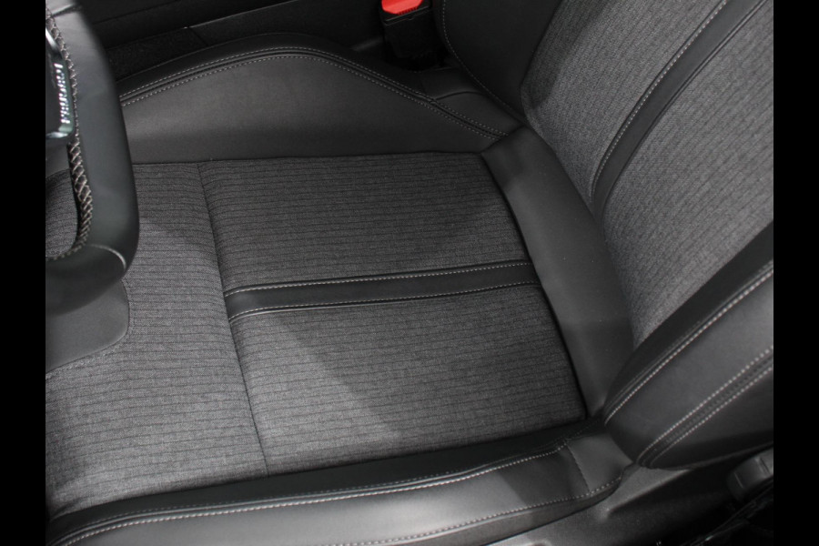 Peugeot 508 SW 1.2 PureTech Allure Pack Business Navigatie Apple Carplay/Android Auto Camera Parkeersensoren Adaptive Cruise Control Virtual Cockpit Full Led koplampen Lichtmetalen velgen Getinte ramen Climate Control