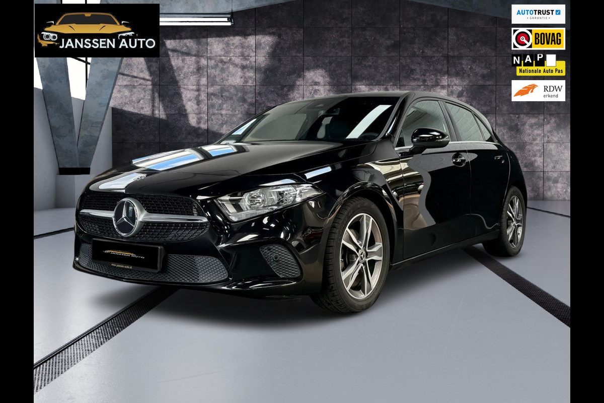 Mercedes-Benz A-Klasse 180 Premium | 1/2 Leder | Camera | Navi | Stoelverwarming