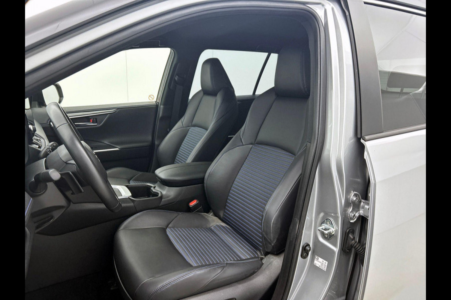Toyota RAV4 2.5 Hybrid 218PK 360-CAMERA | BI-TONE | NAVI & CARPLAY