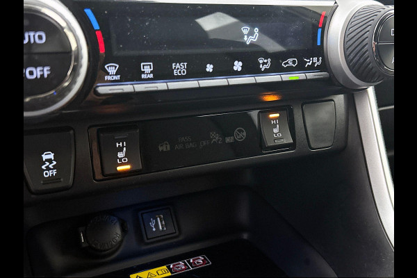 Toyota RAV4 2.5 Hybrid 218PK 360-CAMERA | BI-TONE | NAVI & CARPLAY
