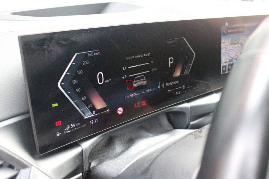 BMW 3 Serie Touring 330e 292PK M-SPORT | M-SPORT PRO-PAKKET | M-SPORT REMMEN UITGEVOERD IN DONKERBLAUW MET M LOGO | BMW LIVE COCKPIT PROFESSIONAL | CURVED DISPLAY |DRIVING ASSISTANT INCL. HEAD-UP DISPLAY | PANORAMISCH SCHUIF/KANTEL DAK | PARKING ASSIST INCL. ACHTERUITRIJCAMERA | ADAPTIEVE LED KOPLAMPEN |SHADOW LINE | M-SPORTSTOELEN VOOR | LEDER VERNASCA MET CONTRAST STIKSELS M-SPORT | STOEL VERWARMING | DRAADLOZE APPLE CARPLAY | ELEKTRISCH VERSTELBARE STOELEN MET GEHEUGEN FUNCTIE | HEAD UP DISPLAY | DRAADLOZE TELEFOONLADER | DODEHOEK BEWAKING | COMFORT PACK INCL. ELEKTRISCHE ACHTE