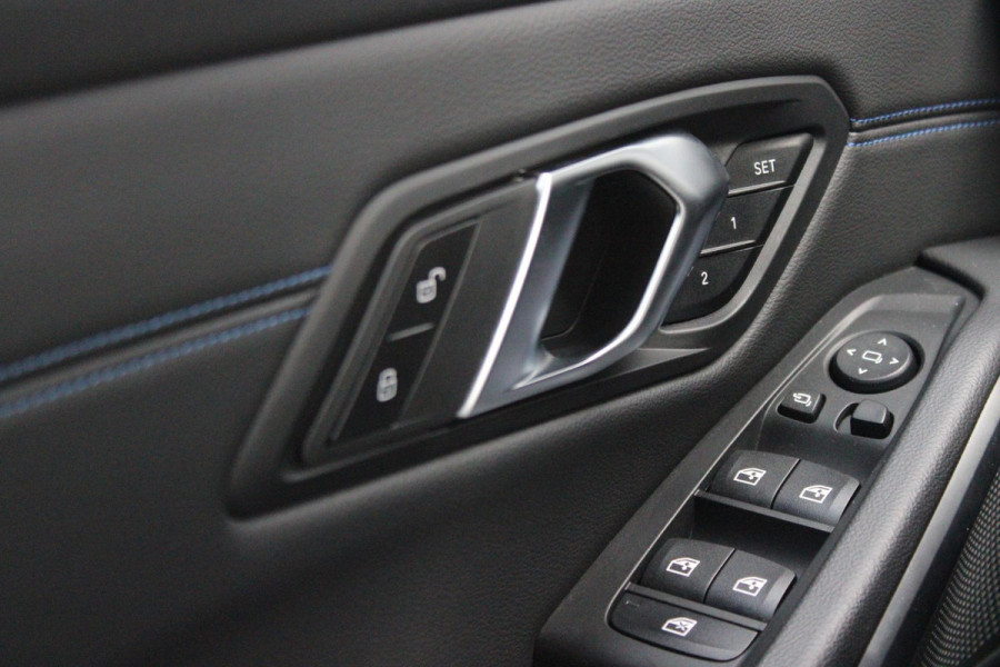 BMW 3 Serie Touring 330e 292PK M-SPORT | M-SPORT PRO-PAKKET | M-SPORT REMMEN UITGEVOERD IN DONKERBLAUW MET M LOGO | BMW LIVE COCKPIT PROFESSIONAL | CURVED DISPLAY |DRIVING ASSISTANT INCL. HEAD-UP DISPLAY | PANORAMISCH SCHUIF/KANTEL DAK | PARKING ASSIST INCL. ACHTERUITRIJCAMERA | ADAPTIEVE LED KOPLAMPEN |SHADOW LINE | M-SPORTSTOELEN VOOR | LEDER VERNASCA MET CONTRAST STIKSELS M-SPORT | STOEL VERWARMING | DRAADLOZE APPLE CARPLAY | ELEKTRISCH VERSTELBARE STOELEN MET GEHEUGEN FUNCTIE | HEAD UP DISPLAY | DRAADLOZE TELEFOONLADER | DODEHOEK BEWAKING | COMFORT PACK INCL. ELEKTRISCHE ACHTE