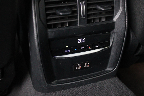 BMW 3 Serie Touring 330e 292PK M-SPORT | M-SPORT PRO-PAKKET | M-SPORT REMMEN UITGEVOERD IN DONKERBLAUW MET M LOGO | BMW LIVE COCKPIT PROFESSIONAL | CURVED DISPLAY |DRIVING ASSISTANT INCL. HEAD-UP DISPLAY | PANORAMISCH SCHUIF/KANTEL DAK | PARKING ASSIST INCL. ACHTERUITRIJCAMERA | ADAPTIEVE LED KOPLAMPEN |SHADOW LINE | M-SPORTSTOELEN VOOR | LEDER VERNASCA MET CONTRAST STIKSELS M-SPORT | STOEL VERWARMING | DRAADLOZE APPLE CARPLAY | ELEKTRISCH VERSTELBARE STOELEN MET GEHEUGEN FUNCTIE | HEAD UP DISPLAY | DRAADLOZE TELEFOONLADER | DODEHOEK BEWAKING | COMFORT PACK INCL. ELEKTRISCHE ACHTE