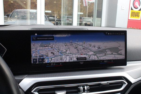 BMW 3 Serie Touring 330e 292PK M-SPORT | M-SPORT PRO-PAKKET | M-SPORT REMMEN UITGEVOERD IN DONKERBLAUW MET M LOGO | BMW LIVE COCKPIT PROFESSIONAL | CURVED DISPLAY |DRIVING ASSISTANT INCL. HEAD-UP DISPLAY | PANORAMISCH SCHUIF/KANTEL DAK | PARKING ASSIST INCL. ACHTERUITRIJCAMERA | ADAPTIEVE LED KOPLAMPEN |SHADOW LINE | M-SPORTSTOELEN VOOR | LEDER VERNASCA MET CONTRAST STIKSELS M-SPORT | STOEL VERWARMING | DRAADLOZE APPLE CARPLAY | ELEKTRISCH VERSTELBARE STOELEN MET GEHEUGEN FUNCTIE | HEAD UP DISPLAY | DRAADLOZE TELEFOONLADER | DODEHOEK BEWAKING | COMFORT PACK INCL. ELEKTRISCHE ACHTE