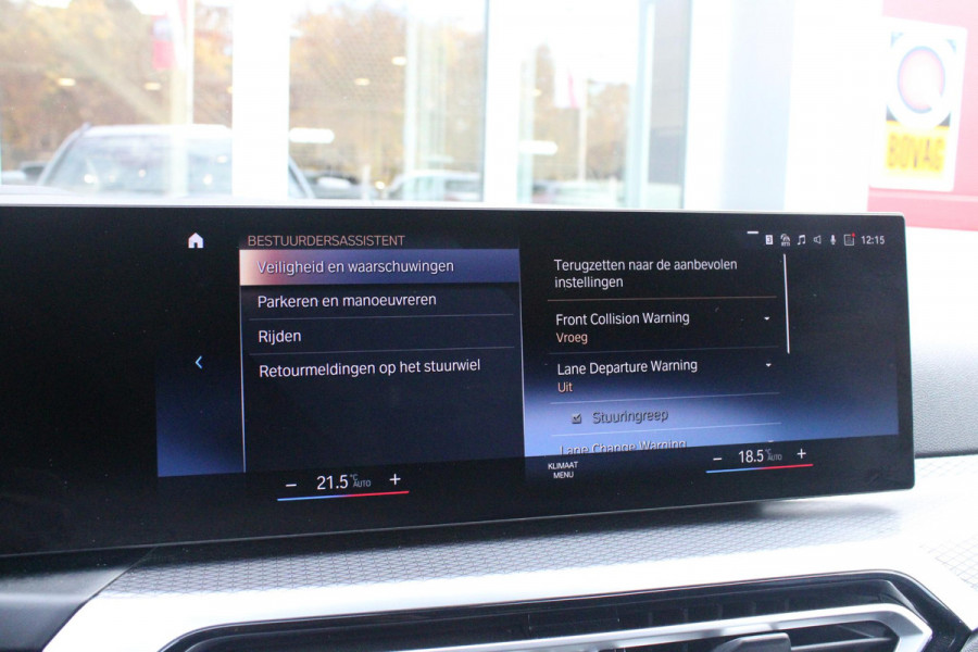 BMW 3 Serie Touring 330e 292PK M-SPORT | M-SPORT PRO-PAKKET | M-SPORT REMMEN UITGEVOERD IN DONKERBLAUW MET M LOGO | BMW LIVE COCKPIT PROFESSIONAL | CURVED DISPLAY |DRIVING ASSISTANT INCL. HEAD-UP DISPLAY | PANORAMISCH SCHUIF/KANTEL DAK | PARKING ASSIST INCL. ACHTERUITRIJCAMERA | ADAPTIEVE LED KOPLAMPEN |SHADOW LINE | M-SPORTSTOELEN VOOR | LEDER VERNASCA MET CONTRAST STIKSELS M-SPORT | STOEL VERWARMING | DRAADLOZE APPLE CARPLAY | ELEKTRISCH VERSTELBARE STOELEN MET GEHEUGEN FUNCTIE | HEAD UP DISPLAY | DRAADLOZE TELEFOONLADER | DODEHOEK BEWAKING | COMFORT PACK INCL. ELEKTRISCHE ACHTE