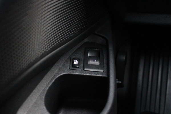 BMW 3 Serie Touring 330e 292PK M-SPORT | M-SPORT PRO-PAKKET | M-SPORT REMMEN UITGEVOERD IN DONKERBLAUW MET M LOGO | BMW LIVE COCKPIT PROFESSIONAL | CURVED DISPLAY |DRIVING ASSISTANT INCL. HEAD-UP DISPLAY | PANORAMISCH SCHUIF/KANTEL DAK | PARKING ASSIST INCL. ACHTERUITRIJCAMERA | ADAPTIEVE LED KOPLAMPEN |SHADOW LINE | M-SPORTSTOELEN VOOR | LEDER VERNASCA MET CONTRAST STIKSELS M-SPORT | STOEL VERWARMING | DRAADLOZE APPLE CARPLAY | ELEKTRISCH VERSTELBARE STOELEN MET GEHEUGEN FUNCTIE | HEAD UP DISPLAY | DRAADLOZE TELEFOONLADER | DODEHOEK BEWAKING | COMFORT PACK INCL. ELEKTRISCHE ACHTE