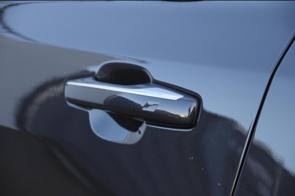 Lynk & Co 01 / Adaptieve cruise control / Elektrische stoelen / BLIS / Stoelverwarming / Elektrische achterklep / Climate control / Parkeersensoren met camera / Regensensor / Keyless entry /