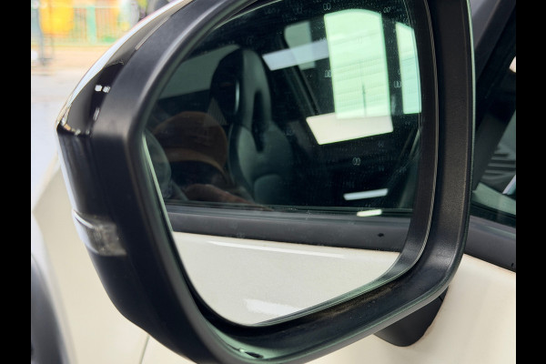 Nissan Juke 1.6 Hybrid N-Design | Bose | Leder/alcantara | 360 cam | Carplay | Parelmoer wit