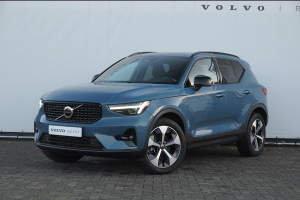 Volvo XC40 212PK Automaat B4 Plus Dark Elektrische stoelen met geheugen/ Harman kardon audio/ BLIS/ Stoelverwarming/ Stuurverwarming/ Achteruitrijcamera