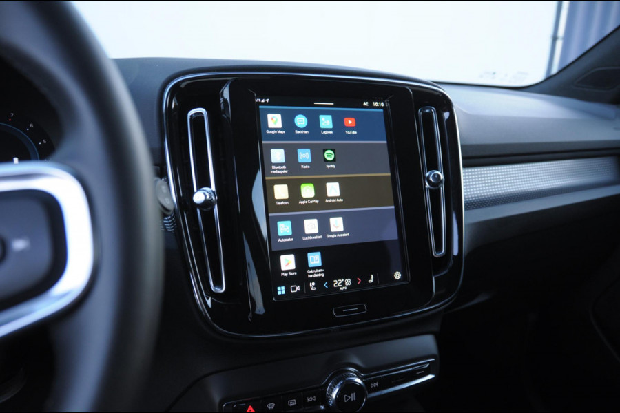 Volvo XC40 212PK Automaat B4 Plus Dark Elektrische stoelen met geheugen/ Harman kardon audio/ BLIS/ Stoelverwarming/ Stuurverwarming/ Achteruitrijcamera