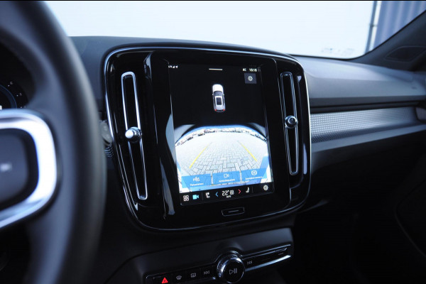 Volvo XC40 212PK Automaat B4 Plus Dark Elektrische stoelen met geheugen/ Harman kardon audio/ BLIS/ Stoelverwarming/ Stuurverwarming/ Achteruitrijcamera