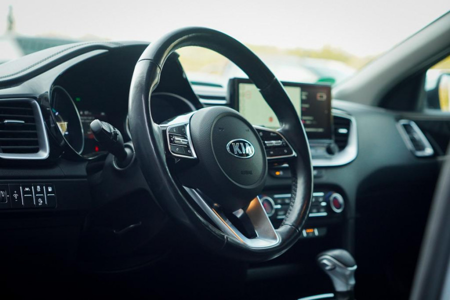Kia Ceed Sportswagon 1.6 GDI PHEV DynamicLine / Navi / Carplay / Stoel&Stuurverwarming