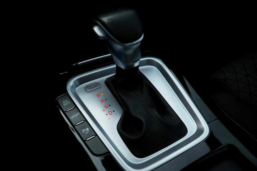 Kia Ceed Sportswagon 1.6 GDI PHEV DynamicLine / Navi / Carplay / Stoel&Stuurverwarming