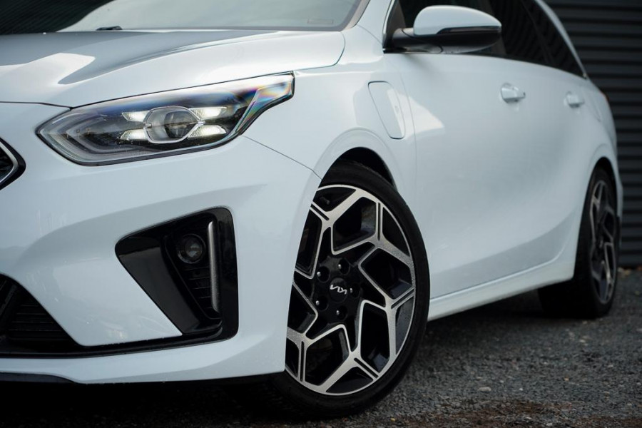 Kia Ceed Sportswagon 1.6 GDI PHEV DynamicLine / Navi / Carplay / Stoel&Stuurverwarming