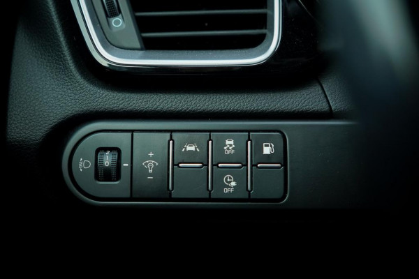 Kia Ceed Sportswagon 1.6 GDI PHEV DynamicLine / Navi / Carplay / Stoel&Stuurverwarming