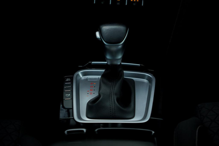 Kia Ceed Sportswagon 1.6 GDI PHEV DynamicLine / Navi / Carplay / Stoel&Stuurverwarming