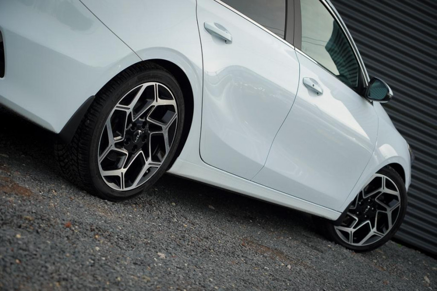 Kia Ceed Sportswagon 1.6 GDI PHEV DynamicLine / Navi / Carplay / Stoel&Stuurverwarming