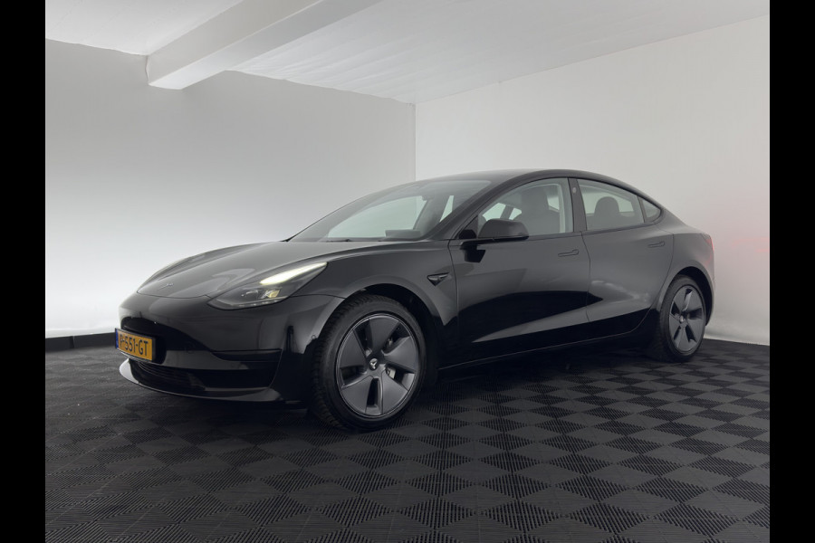 Tesla Model 3 Standard RWD Plus 60 kWh [ 3-Fase ] { SOH-90%} (INCL-BTW) Aut. *PANO | AUTO-PILOT | LUXURY-LEATHER | KEYLESS | FULL-LED | MEMORY-PACK | SURROUND-VIEW | DAB | CARPLAY | DIGI-COCKPIT | LANE-ASSIST | COMFORT-SEATS | 18"ALU*
