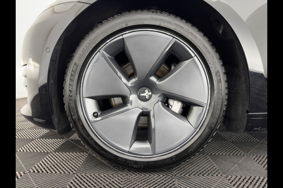 Tesla Model 3 Standard RWD Plus 60 kWh [ 3-Fase ] { SOH-90%} (INCL-BTW) Aut. *PANO | AUTO-PILOT | LUXURY-LEATHER | KEYLESS | FULL-LED | MEMORY-PACK | SURROUND-VIEW | DAB | CARPLAY | DIGI-COCKPIT | LANE-ASSIST | COMFORT-SEATS | 18"ALU*
