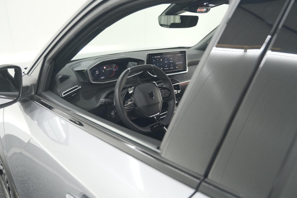 Peugeot 2008 PureTech 130 EAT8 GT | 360 Camera | Stoelmassage | Adaptieve Cruise Control | Dodehoekdetectie