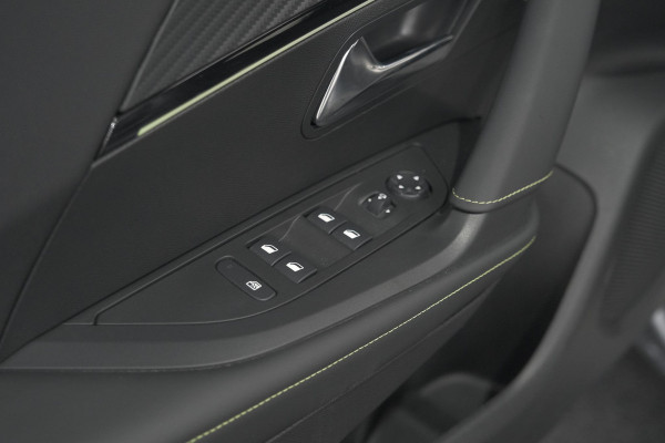 Peugeot 2008 PureTech 130 EAT8 GT | 360 Camera | Stoelmassage | Adaptieve Cruise Control | Dodehoekdetectie