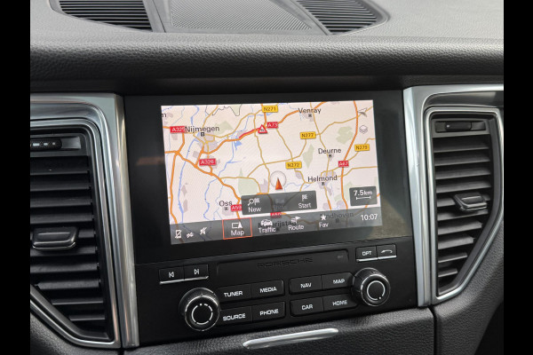 Porsche Macan 2.0 | Panoramadak | Adaptive Cruise Control | Camera | Navigatie | Bose | Elektrische Achterklep |