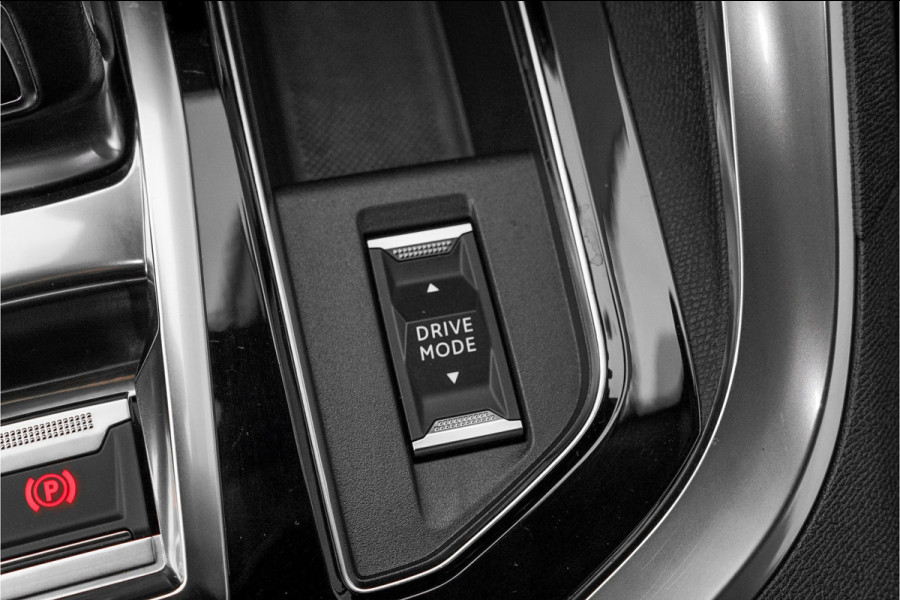 Peugeot 3008 1.2 PureTech Blue Lease Premium ACC Camera Trekhaak 1e Eig Ori NL