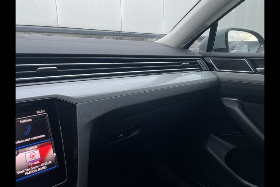 Volkswagen Passat Variant 1.4 TSI PHEV GTE Business | Elek Trekhaak | Virtual | LED | Camera | Carplay | Navi