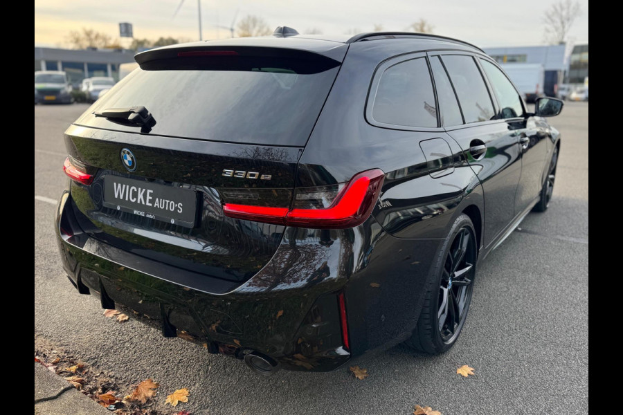 BMW 3 Serie Touring 330e xDrive High Executive Panorama Leder Camera