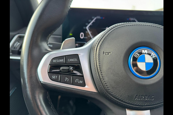 BMW 3 Serie Touring 330e xDrive High Executive Panorama Leder Camera