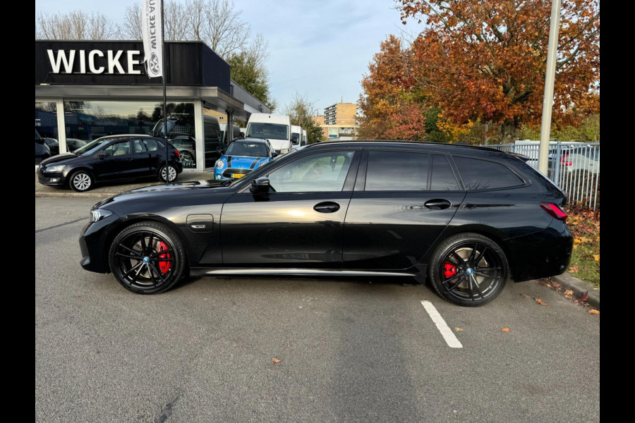 BMW 3 Serie Touring 330e xDrive High Executive Panorama Leder Camera