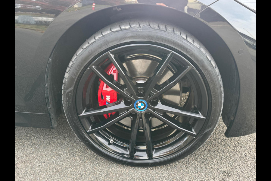 BMW 3 Serie Touring 330e xDrive High Executive Panorama Leder Camera