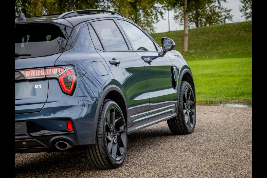 Lynk & Co 01 1.5 Plug-In Hybrid 262pk BLACKED OUT | 360 Camera | Panoramadak