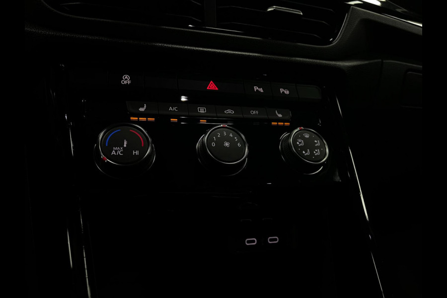 Volkswagen T-Roc 1.5 TSI R-Line | Cam |IQ-Light | Pano |