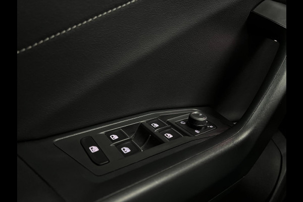 Volkswagen T-Roc 1.5 TSI R-Line | Cam |IQ-Light | Pano |