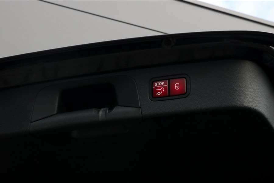 Mercedes-Benz GLC 300e 4MATIC AMG NIGHT - TREKHAAK - CARPLAY