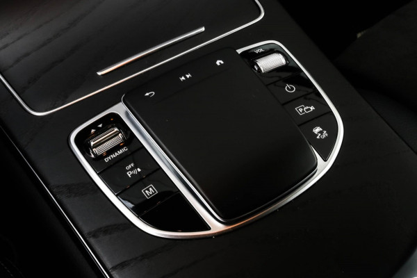 Mercedes-Benz GLC 300e 4MATIC AMG NIGHT - TREKHAAK - CARPLAY