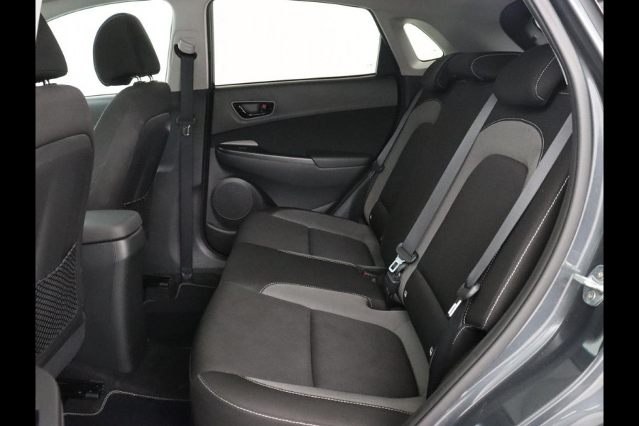 Hyundai Kona 1.6 GDI HEV Fashion Sky | Schuifdak | Adaptive cruise | Carplay | Camera | Head-Up | Keyless | Navigatie | Climate control | Bluetooth