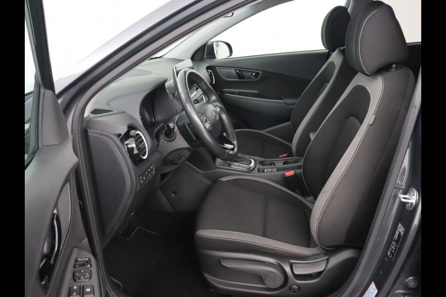 Hyundai Kona 1.6 GDI HEV Fashion Sky | Schuifdak | Adaptive cruise | Carplay | Camera | Head-Up | Keyless | Navigatie | Climate control | Bluetooth