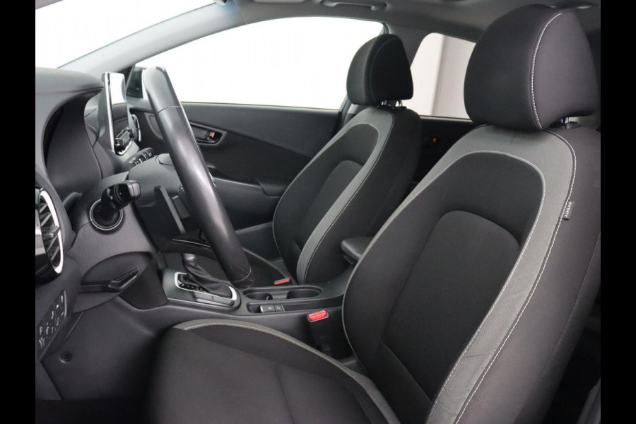 Hyundai Kona 1.6 GDI HEV Fashion Sky | Schuifdak | Adaptive cruise | Carplay | Camera | Head-Up | Keyless | Navigatie | Climate control | Bluetooth
