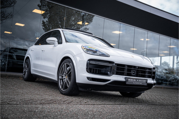 Porsche Cayenne 4.0 Turbo ** PCCB** Burmester ** Approved ** Panodak ** Trekhaak ** 18-weg Sportstoelen 4WS ** Adapt. Cruise ** Softclose ** NP 237K ** NL auto!!