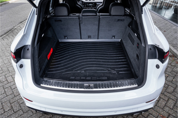 Porsche Cayenne 4.0 Turbo ** PCCB** Burmester ** Approved ** Panodak ** Trekhaak ** 18-weg Sportstoelen 4WS ** Adapt. Cruise ** Softclose ** NP 237K ** NL auto!!